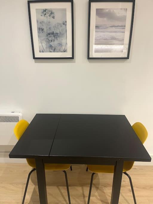 Luxx Apartment & Suites, London Heathrow Airport, Terminal 4, Piccadilly Underground Train Station Nearby! Hillingdon Eksteriør bilde