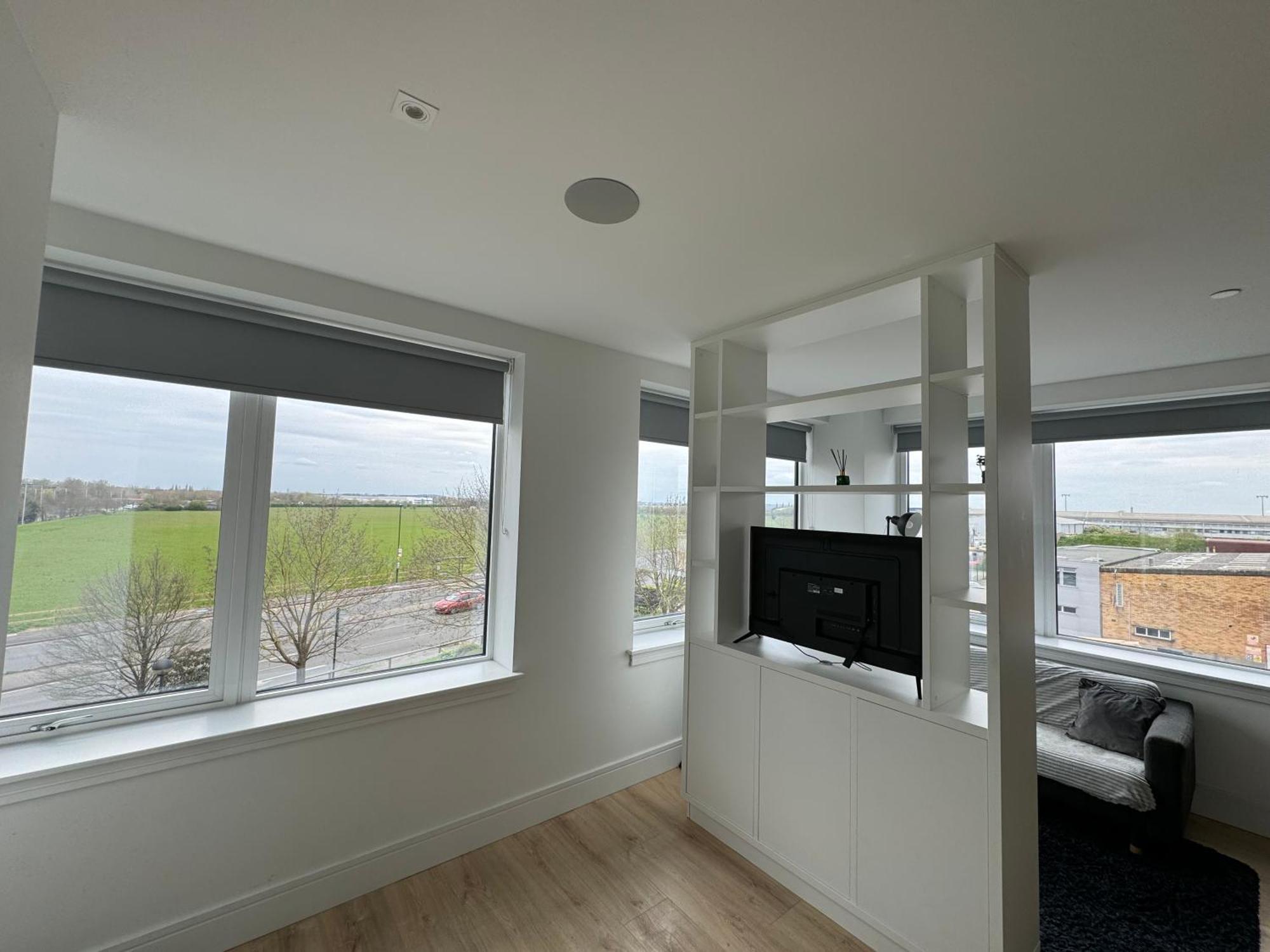 Luxx Apartment & Suites, London Heathrow Airport, Terminal 4, Piccadilly Underground Train Station Nearby! Hillingdon Eksteriør bilde
